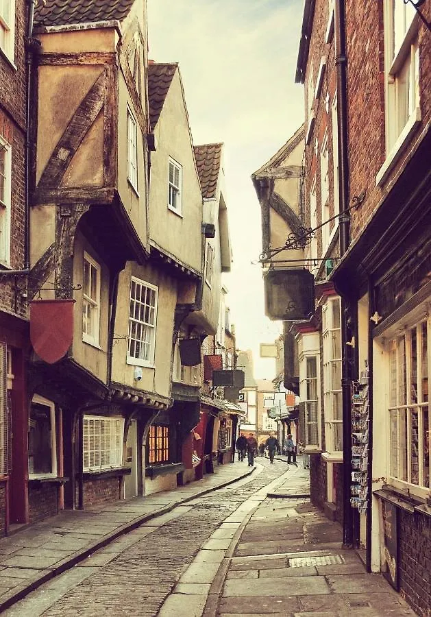 Shambles Suites In The Centre Of York, Sleeps 16 0*, York