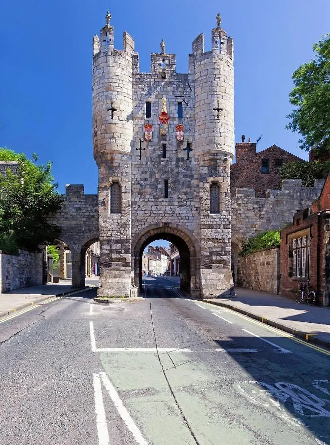 Apartment Shambles Suites In The Centre Of York, Sleeps 16