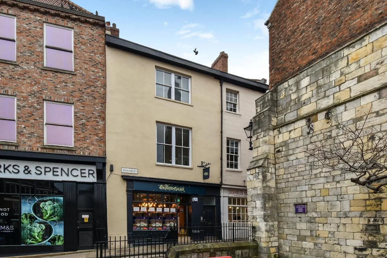 Shambles Suites In The Centre Of York, Sleeps 16 0*, York