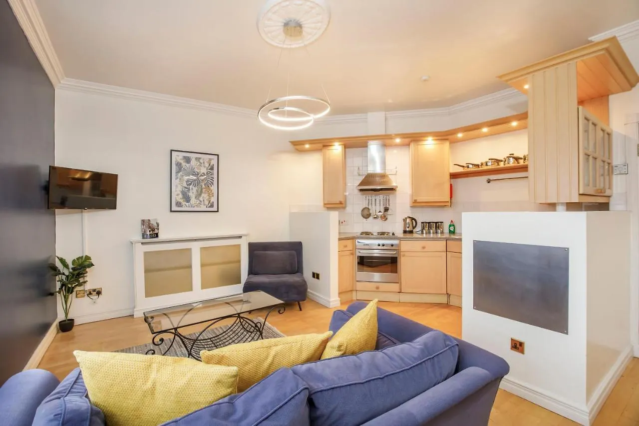 Apartment Shambles Suites In The Centre Of York, Sleeps 16 United Kingdom