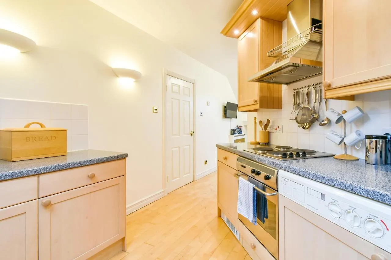 Shambles Suites In The Centre Of York, Sleeps 16 0*, York United Kingdom