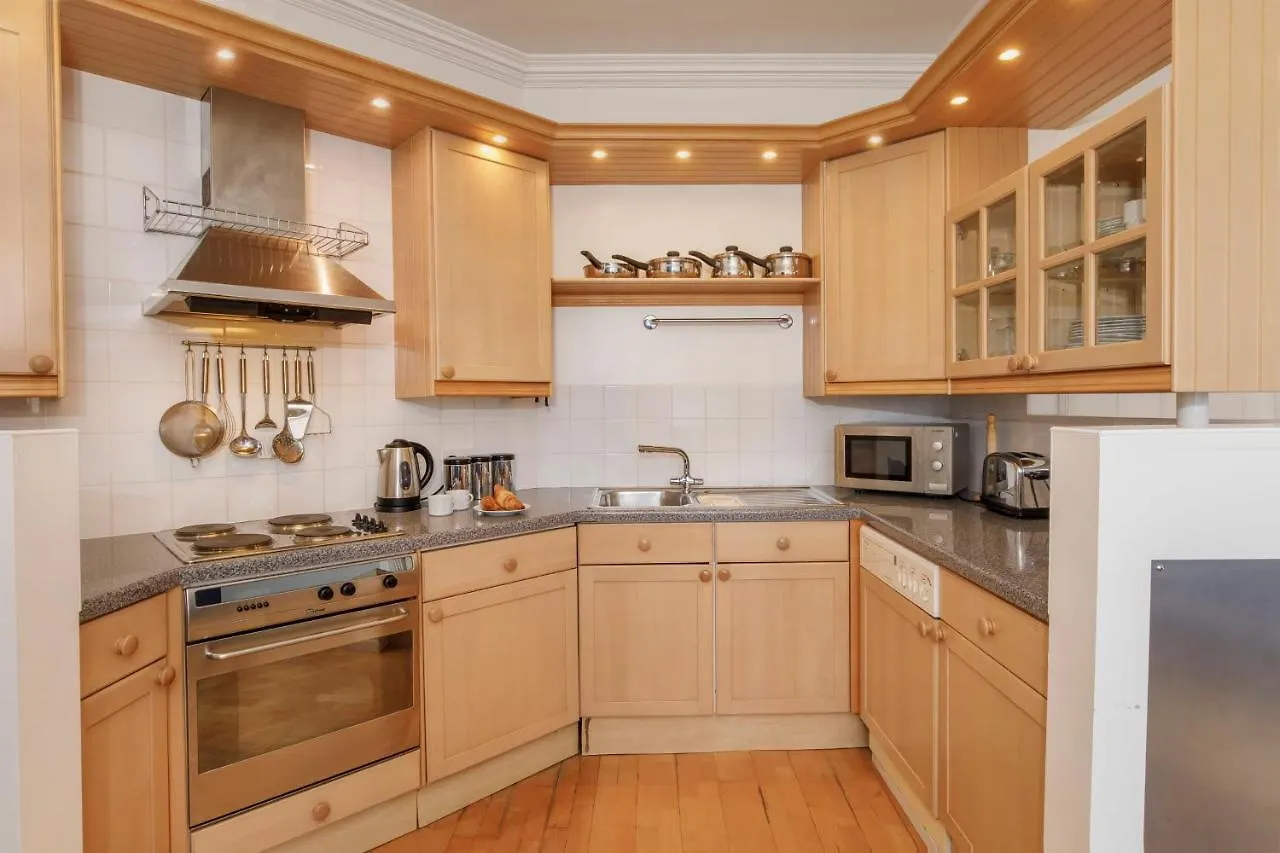 Shambles Suites In The Centre Of York, Sleeps 16 Apartment York