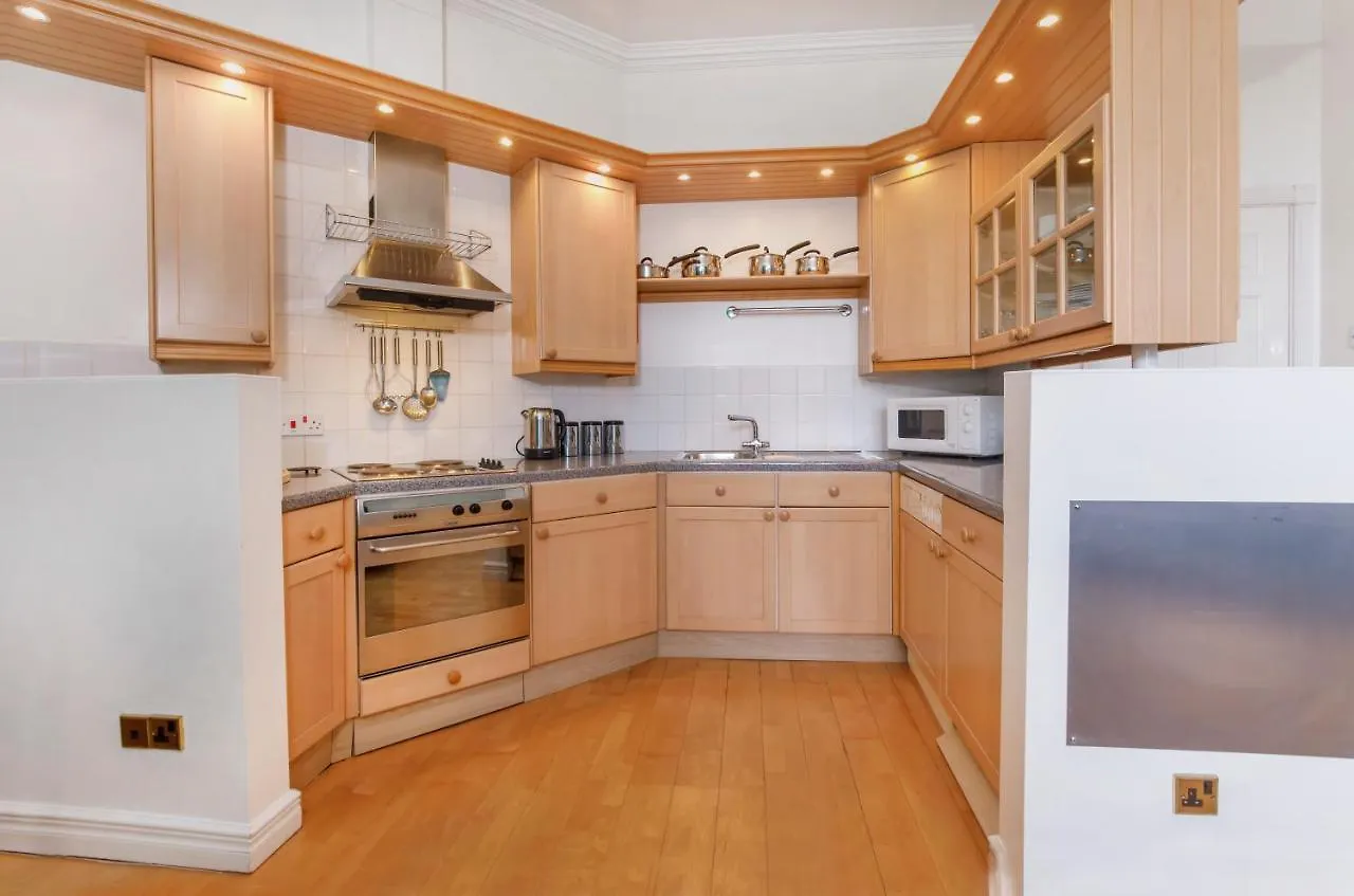 Shambles Suites In The Centre Of York, Sleeps 16 0*, York United Kingdom