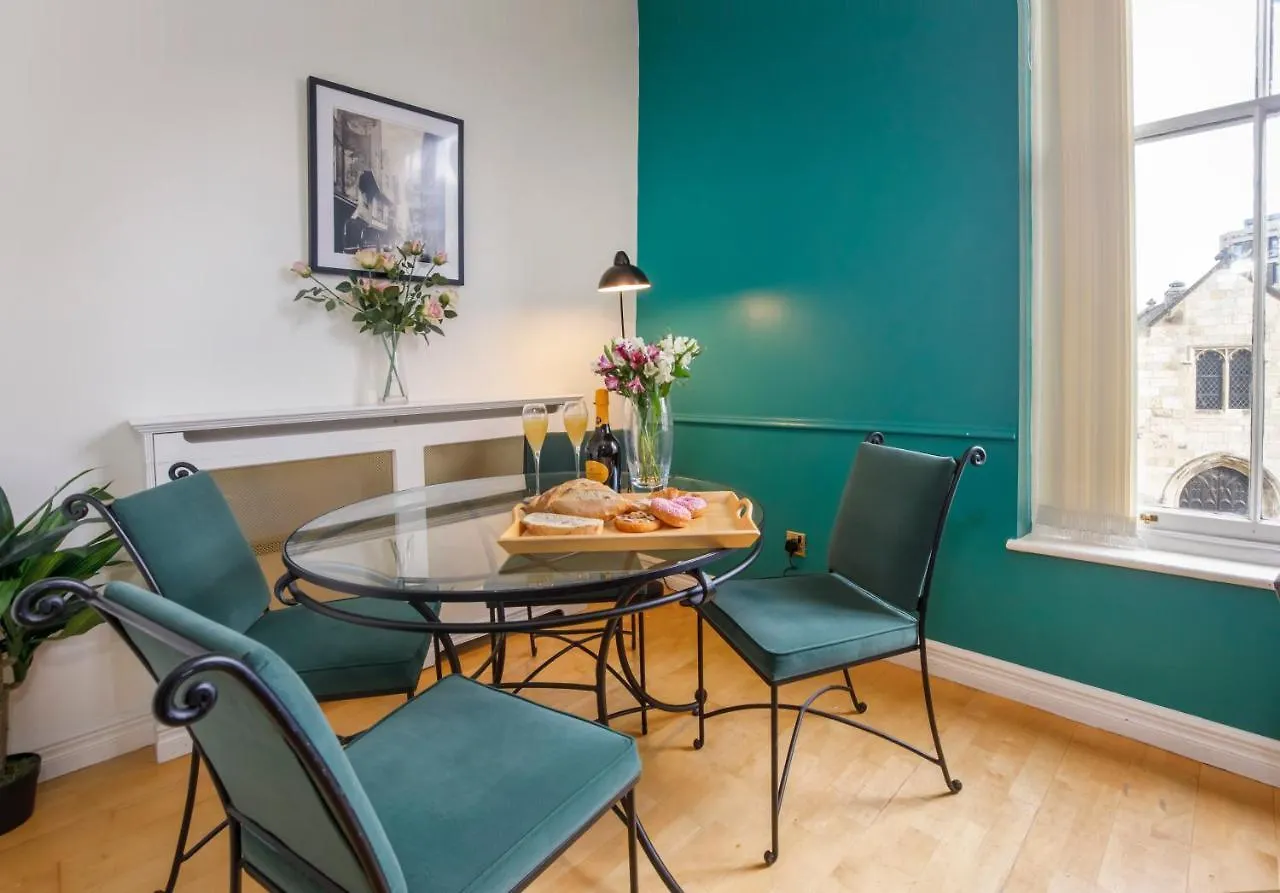 Shambles Suites In The Centre Of York, Sleeps 16