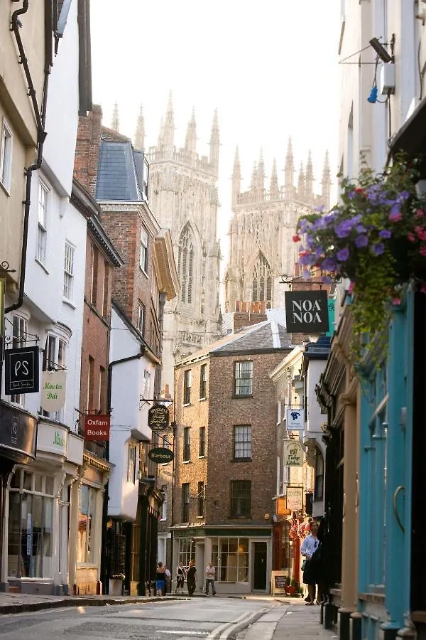 Apartment Shambles Suites In The Centre Of York, Sleeps 16 United Kingdom